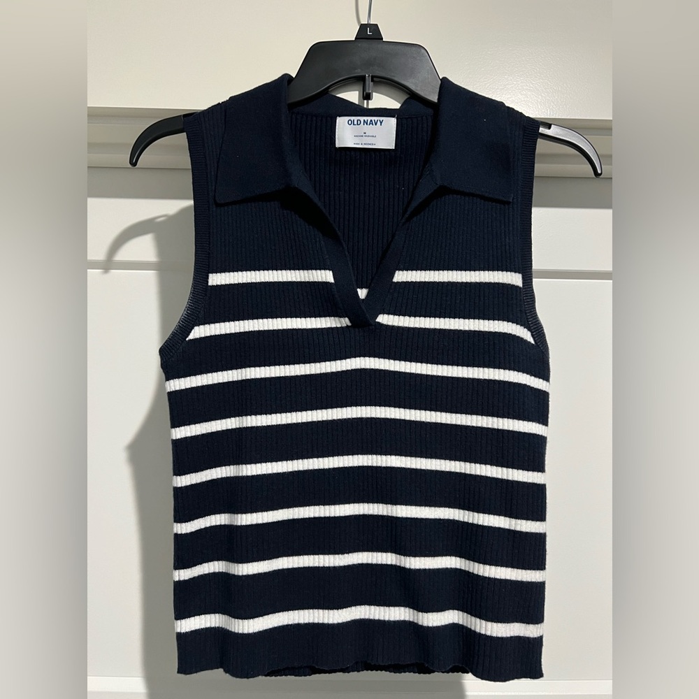 Old Navy polo tank top
Navy blue and white stripped
Size Medium